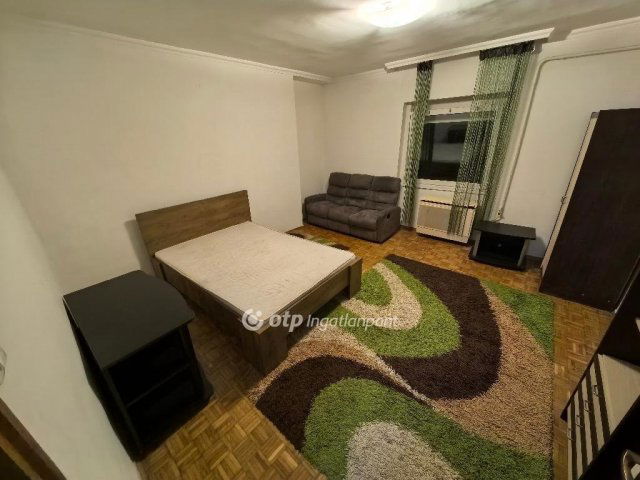 Eladó téglalakás, Debrecenben 43.5 M Ft, 1 szobás