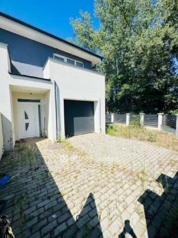 Eladó családi ház, Debrecenben 145 M Ft, 5 szobás