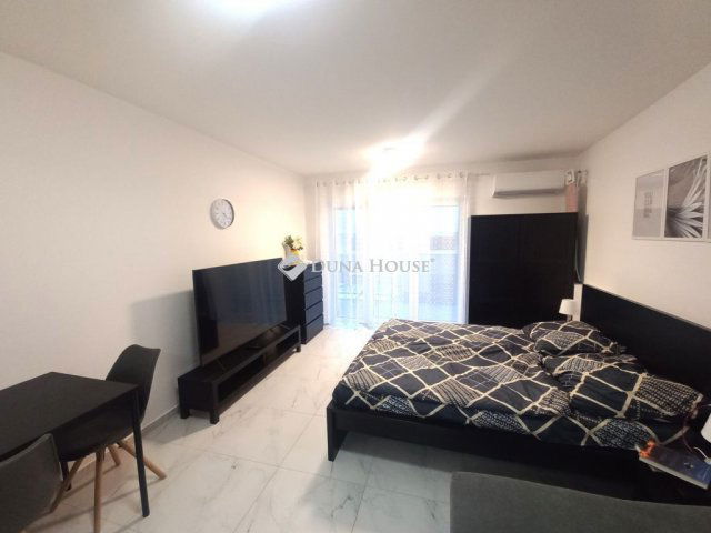 Eladó téglalakás, Debrecenben 76 M Ft, 1 szobás