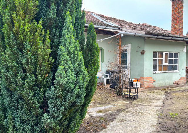 Eladó családi ház, Pomázon 66 M Ft, 4 szobás