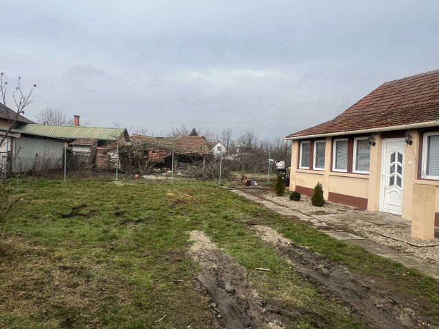 Eladó családi ház, Dévaványán 16.5 M Ft, 1+1 szobás