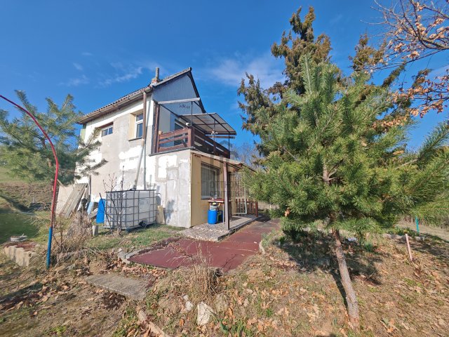 Eladó nyaraló, Esztergomban 9.99 M Ft, 2 szobás