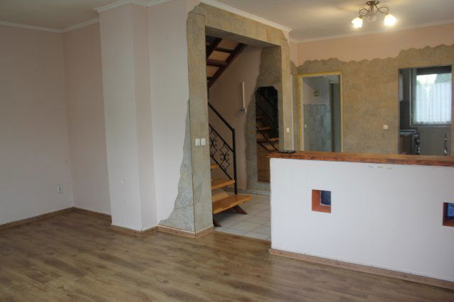 Eladó családi ház, Csornán 64.5 M Ft, 3 szobás