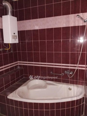 Eladó családi ház, Verpeléten 12 M Ft, 2 szobás