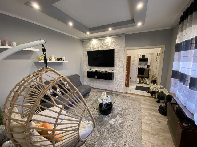 Eladó családi ház, Dorogon 43.9 M Ft, 2 szobás