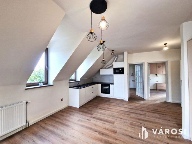 Eladó családi ház, Békéscsabán 175 M Ft, 7 szobás