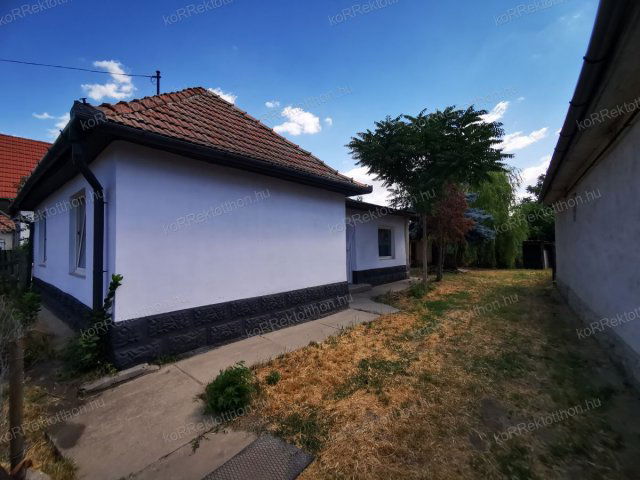 Eladó családi ház, Jászteleken 14.99 M Ft, 3+1 szobás