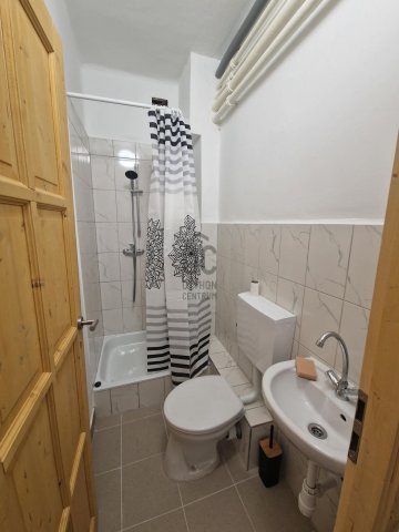 Eladó téglalakás, Almásfüzitőn 18 M Ft, 1 szobás