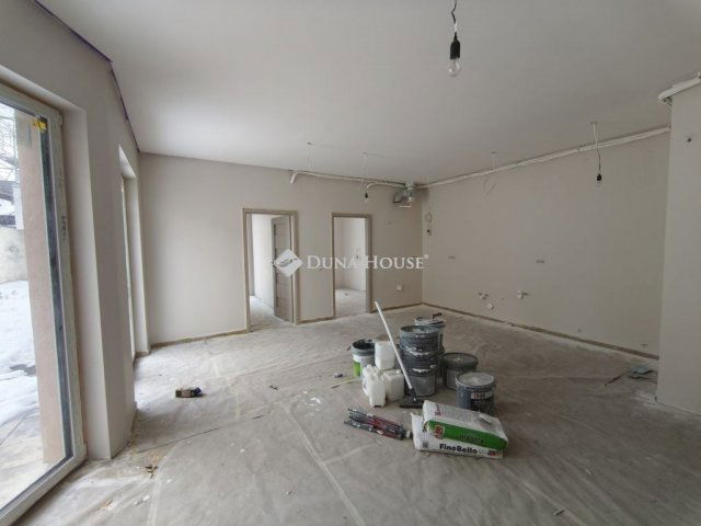 Eladó téglalakás, Kecskeméten 92.5 M Ft, 1+2 szobás