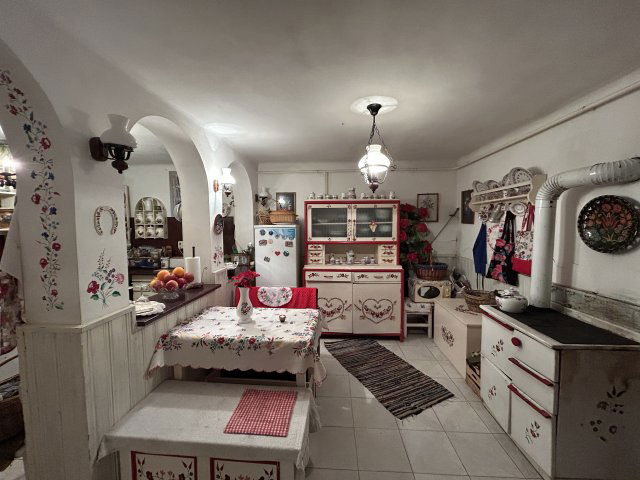 Eladó családi ház, Tatárszentgyörgyön 60.5 M Ft, 7 szobás