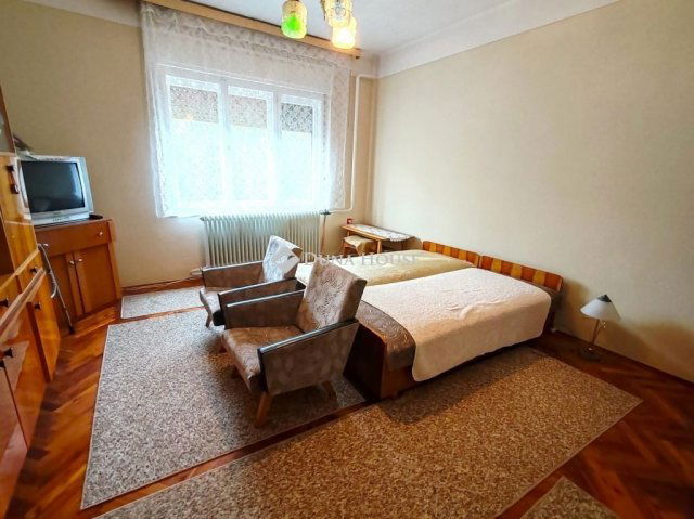 Eladó családi ház, Békésen 42.9 M Ft, 3 szobás