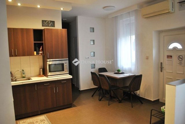 Eladó téglalakás, Kecskeméten 46.9 M Ft, 2 szobás