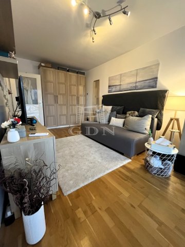 Eladó téglalakás, Veszprémben 42.4 M Ft, 1 szobás