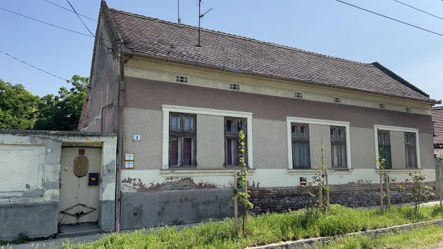 Eladó családi ház, Makón, Kürt utcában 32 M Ft, 4 szobás