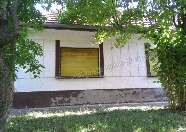Eladó családi ház, Cegléden 23.9 M Ft, 2 szobás