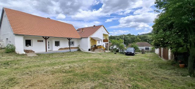 Eladó családi ház, Almamelléken 63.024 M Ft, 5 szobás