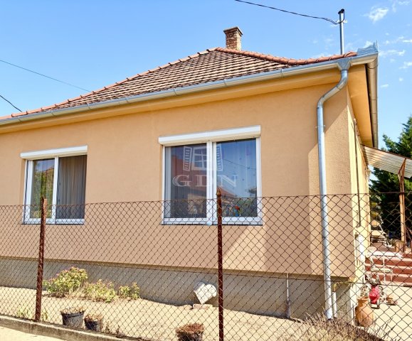 Eladó családi ház, Fóton 99.9 M Ft, 3 szobás