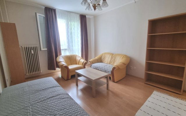 Kiadó panellakás, albérlet, Pécsett, Gosztonyi Gyula utcában