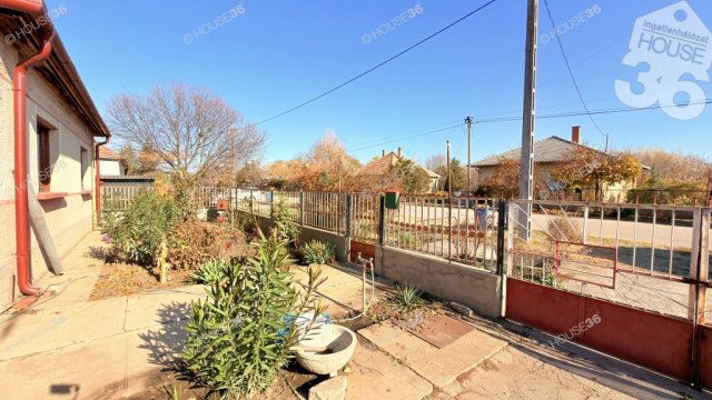 Eladó családi ház, Szentkirályon 52.9 M Ft, 5 szobás