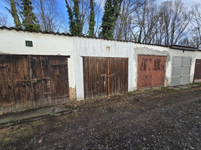 Eladó garázs, Dombóváron 2.2 M Ft / költözzbe.hu