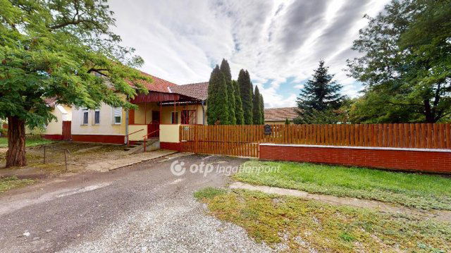 Eladó családi ház, Tiszanánán 28.5 M Ft, 3 szobás