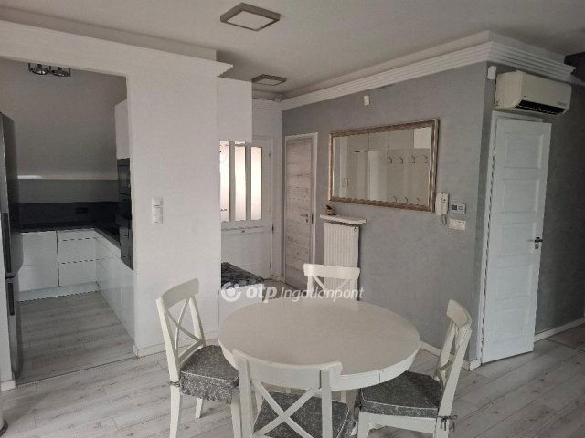 Eladó téglalakás, Budapesten, III. kerületben 321 M Ft