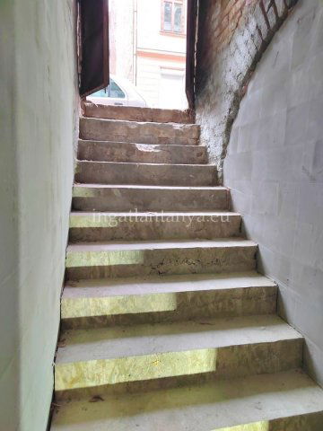 Eladó téglalakás, Budapesten, VIII. kerületben 14 M Ft, 1 szobás