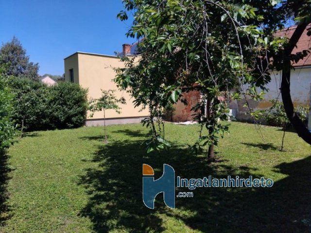 Eladó családi ház, Sárváron 25.9 M Ft, 2 szobás