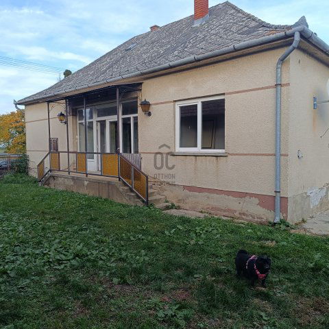 Eladó családi ház, Sandon 17.9 M Ft, 4 szobás