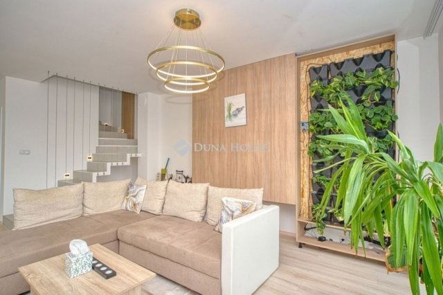 Eladó ikerház, Solymáron 223 M Ft, 4 szobás