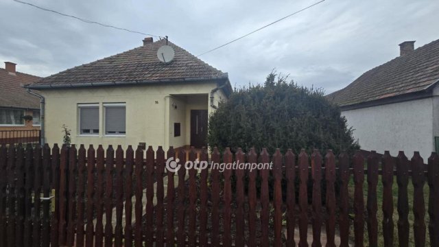 Eladó családi ház, Tetétlenen 17.5 M Ft, 2 szobás