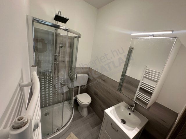 Kiadó téglalakás, albérlet, VII. kerületben, Dob utcában