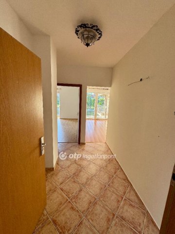 Eladó téglalakás, Győrött 75.99 M Ft, 2 szobás