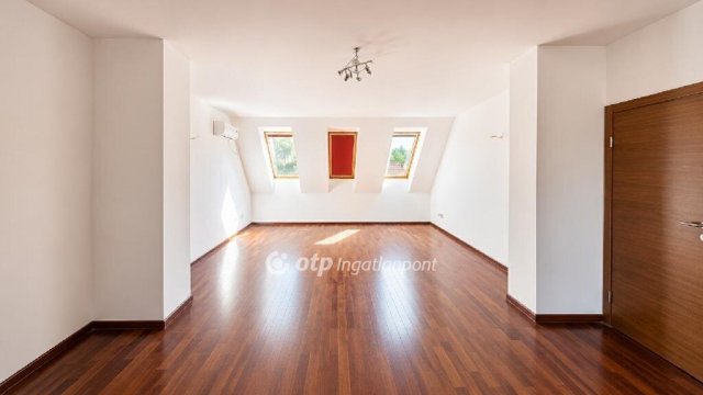 Eladó családi ház, Egerben 149 M Ft, 5 szobás