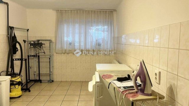 Eladó családi ház, Szombathelyen 74.9 M Ft, 5 szobás