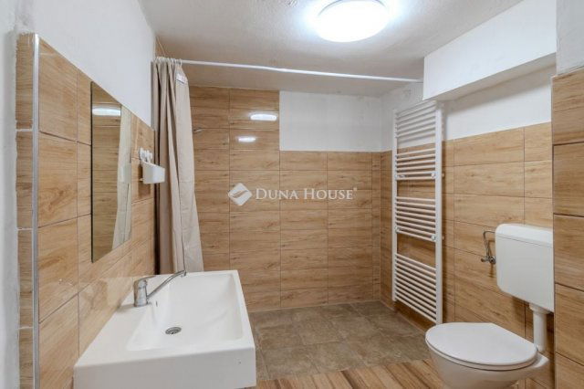 Eladó családi ház, Cserépfaluban 58 M Ft, 6 szobás