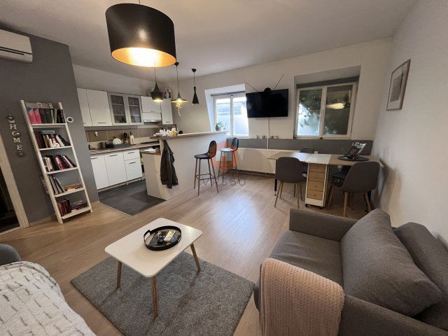 Kiadó téglalakás, albérlet, Pécsett, Kálvária utcában