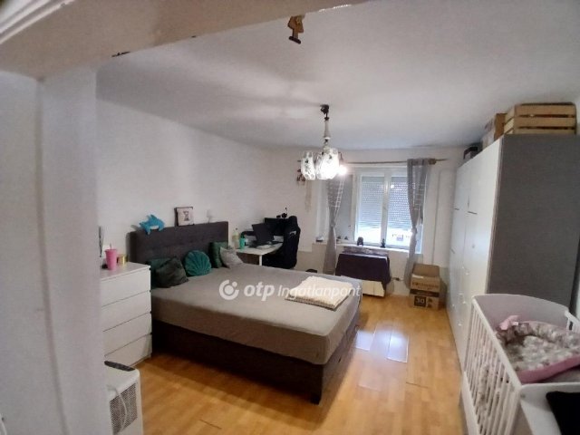 Eladó családi ház, Parádon 18 M Ft, 7 szobás