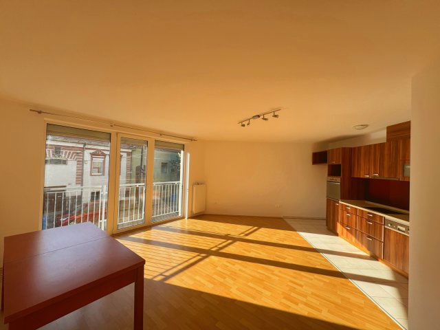 Kiadó téglalakás, albérlet, Pécsett 220 E Ft / hó, 3 szobás