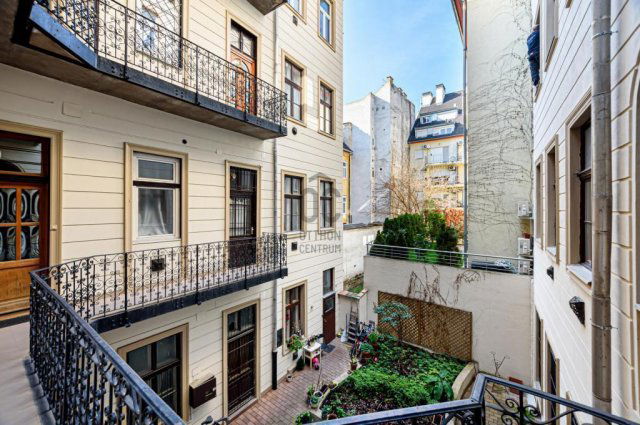Eladó téglalakás, Budapesten, VI. kerületben 199 M Ft, 4 szobás