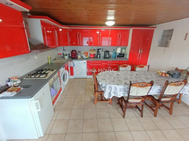 Eladó családi ház, Báron 39 M Ft, 5 szobás