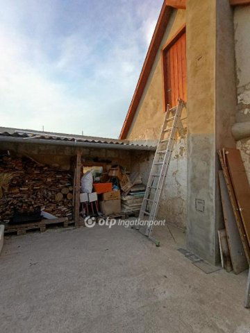 Eladó családi ház, Sóskúton 76.9 M Ft, 3 szobás