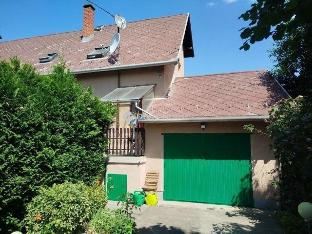 Eladó családi ház, Velencén 99 M Ft, 6 szobás