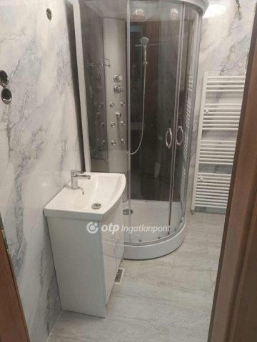 Eladó családi ház, Hatvanban 65 M Ft, 2+2 szobás