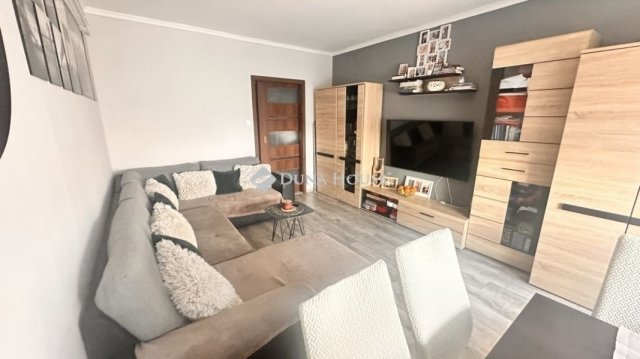 Eladó téglalakás, Pécsett 72.9 M Ft, 3 szobás