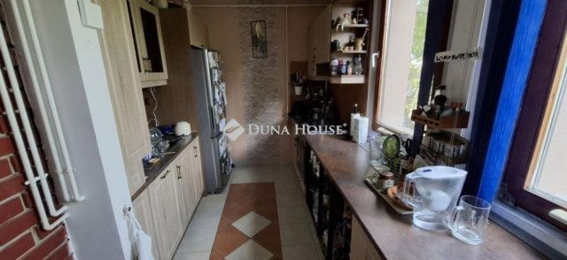 Eladó családi ház, Vecsésen 149.999 M Ft, 5 szobás