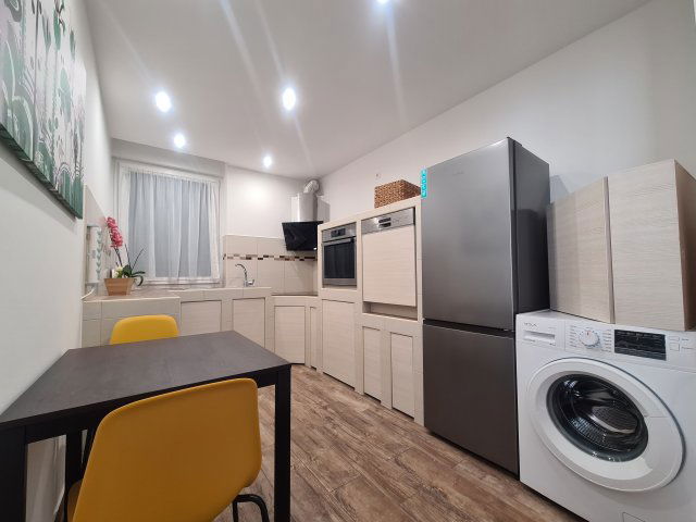 Kiadó téglalakás, albérlet, Győrött, Vidra utcában, 3 szobás