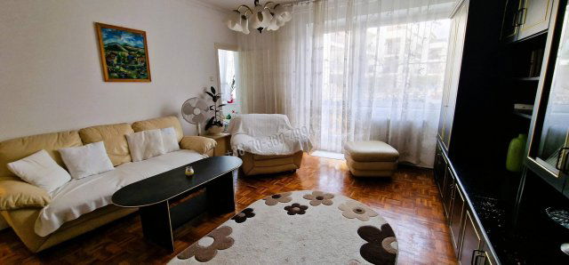 Eladó téglalakás, Vácon, Damjanich téren 72.5 M Ft, 2 szobás