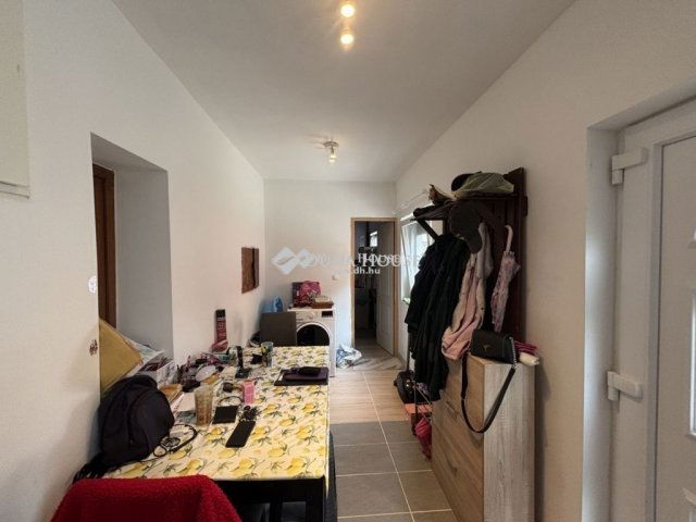 Eladó családi ház, Sárisápon 31.5 M Ft, 3 szobás