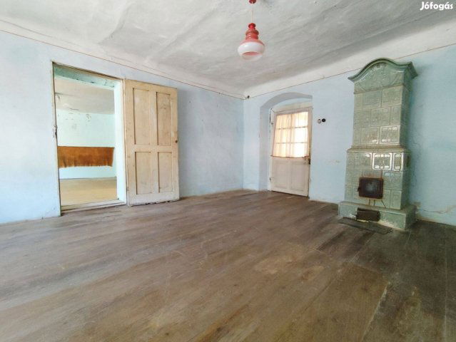 Eladó családi ház, Dombóváron 10 M Ft, 3+1 szobás